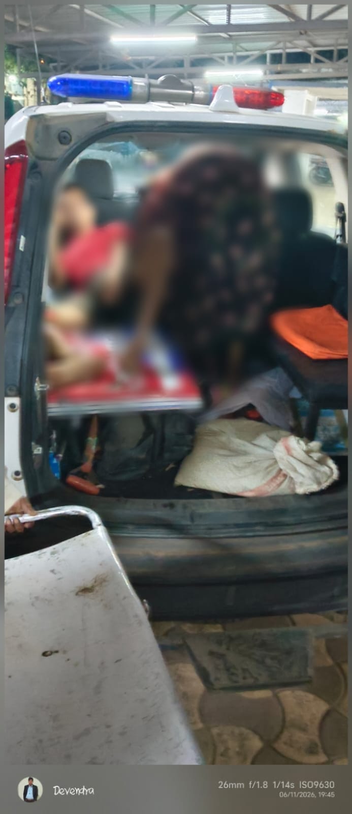 नरसिंहपुर के थाना गाडरवारा क्षेत्र में राहगीर को मोटर साईकिल चालक ने मारी टक्कर दोनों हुए घायल, डायल-112 जवानों ने पहुँचाया अस्पताल।
