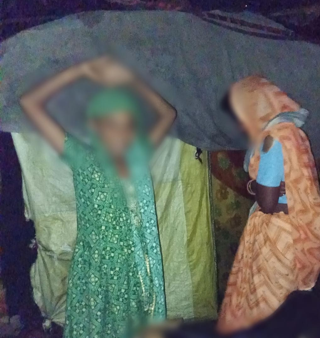गुना के थाना चाचौड़ा क्षेत्र में 10 वर्षीय बालिका घर की राह भटकी, डायल-112 जवानों ने माँ से मिलाया। 